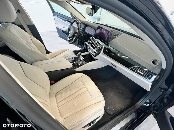 BMW Seria 5 520d xDrive Luxury Line - 29
