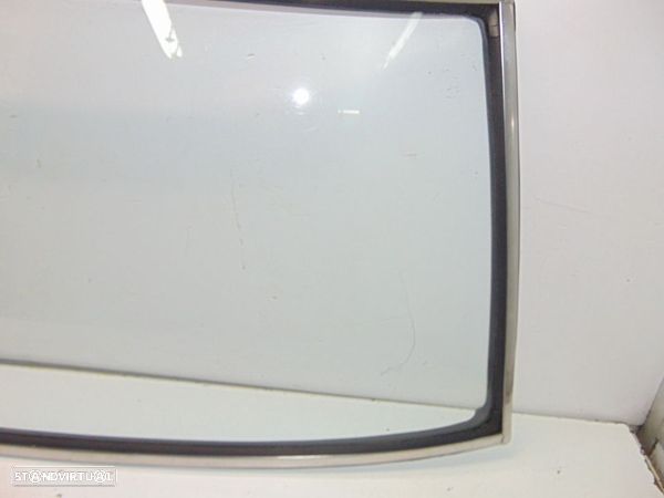 Datsun 1200 vidro do oculo (trás) - 4