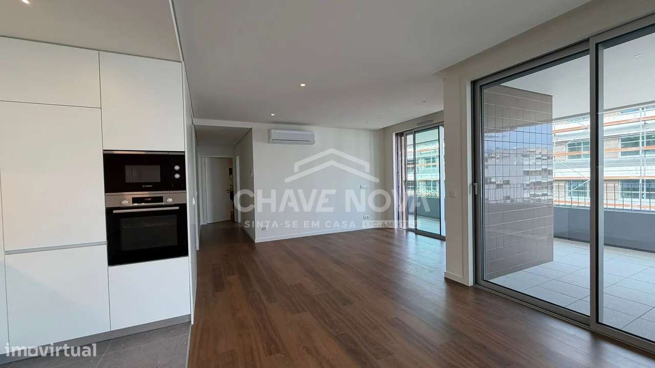 Apartamento T2 C/ Terraço 55m2 Garagem Maia centro-10