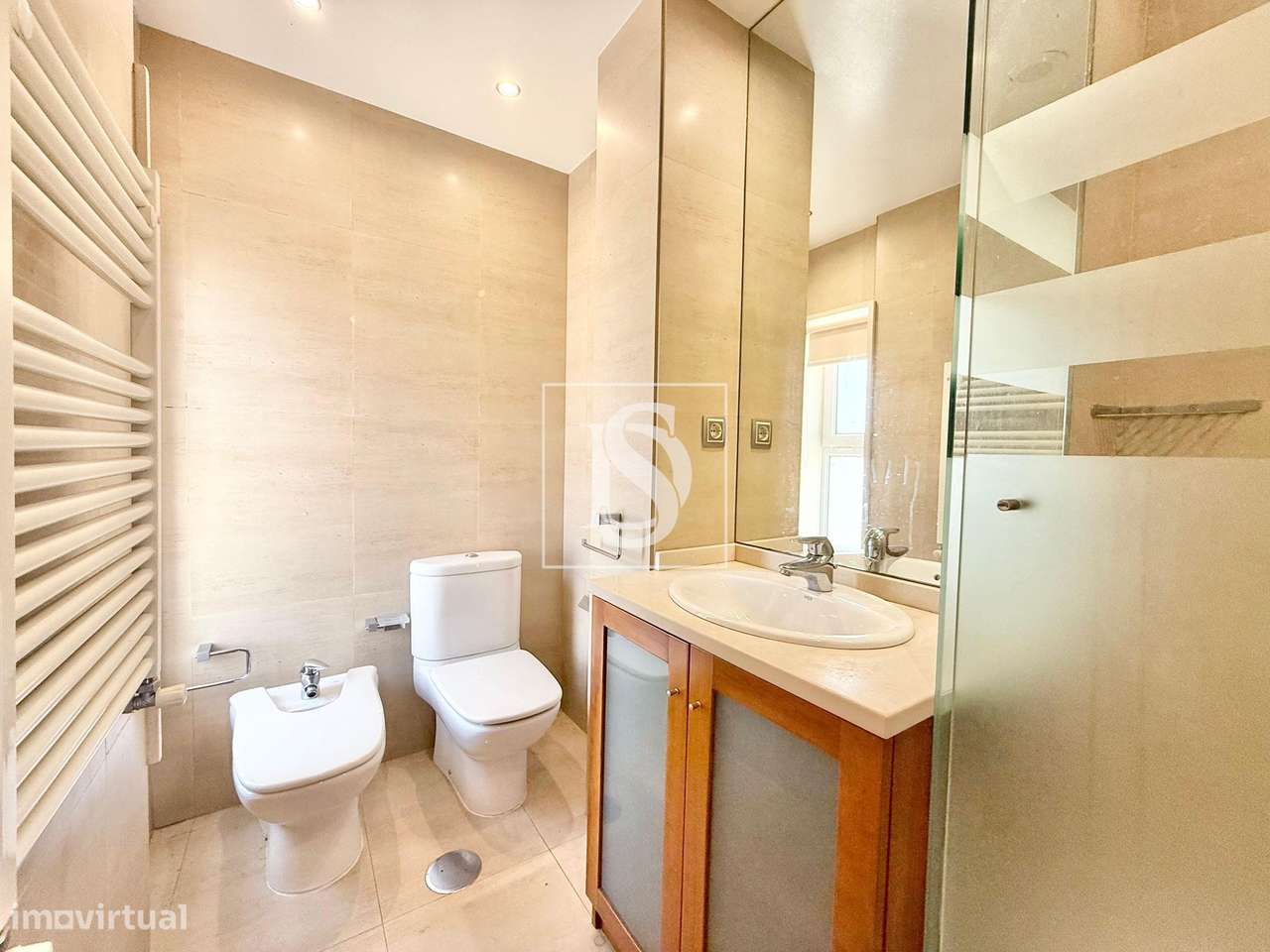 Moradia T4 de Luxo em Valongo com Jardim, Domótica e Acabamentos de Al-9