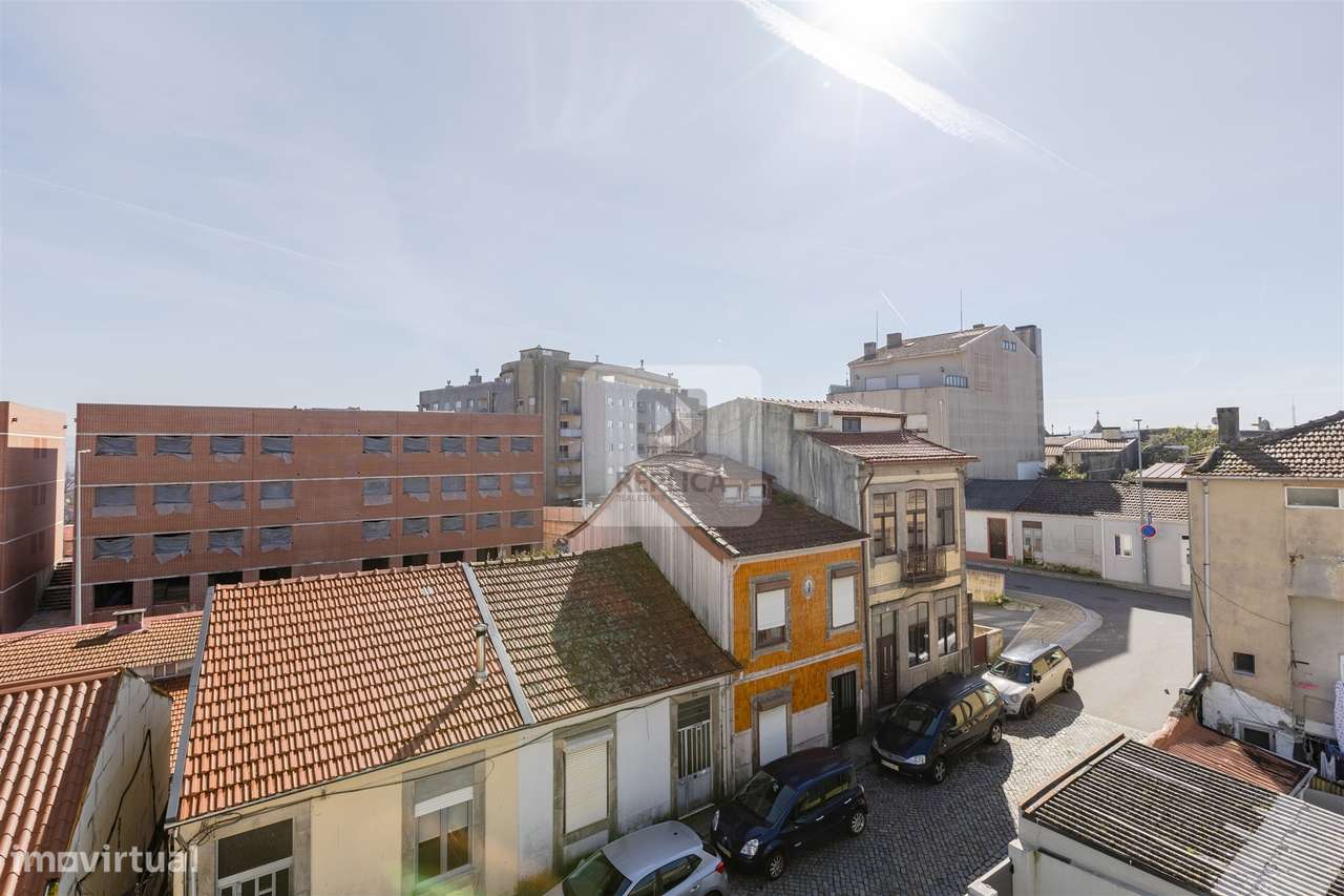 Apartamento T2 Renovado no Bonfim, Porto-29