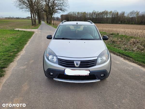 Dacia Sandero Stepway 1.6 - 18