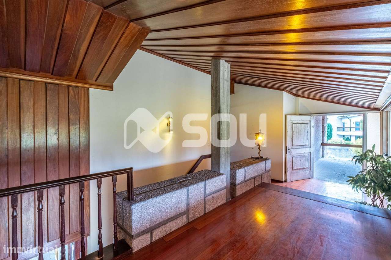 Casa Senhorial T7 num Lote de 3.320m² em Leça do Balio com-35