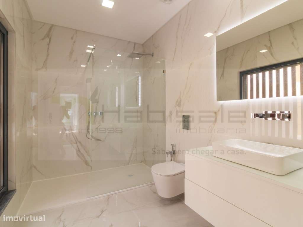 Moradia T4 em condomínio fechado em Loures, com piscina!-48