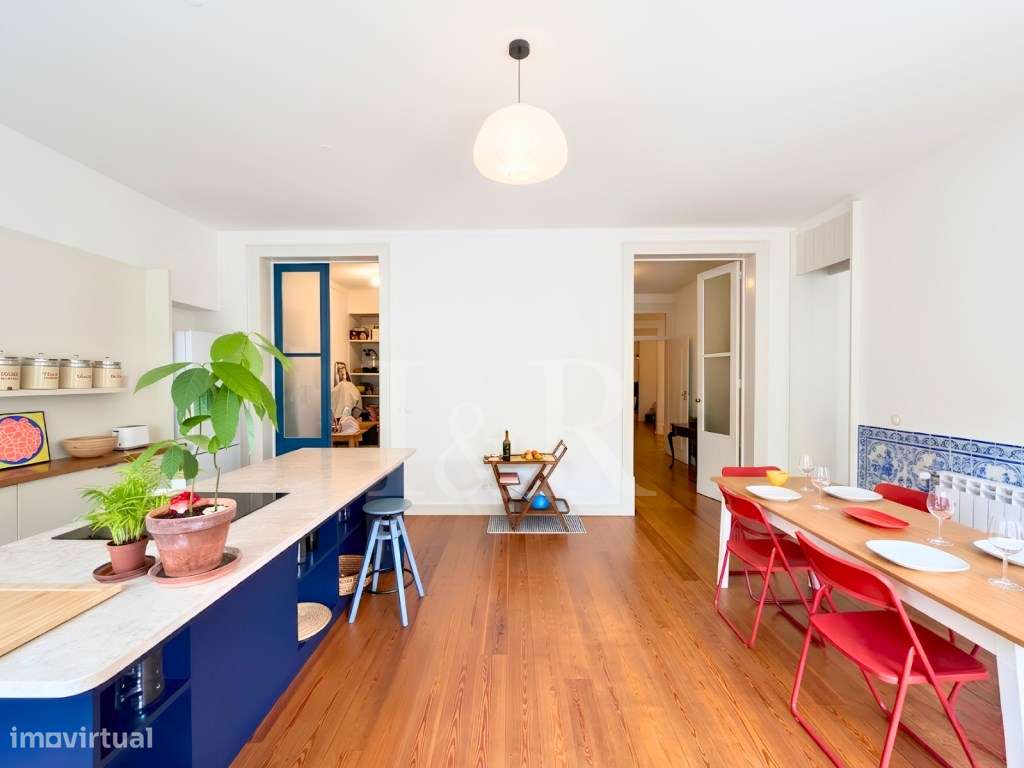 Apartamento T3 renovado no centro histórico de Lisboa-3