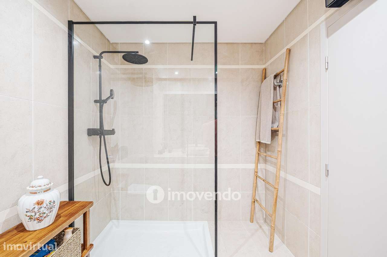 Apartamento T3 com garagem, em condomínio com piscina, em Bicesse-41