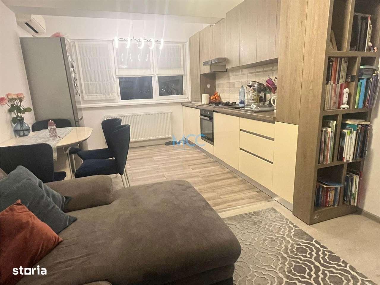 Vand Apartament 3 camere Mobilat + Loc de Parcare - Imagine principală: 3/9