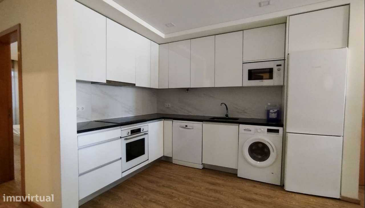 Venda de Apartamento T2+1 em frente à praia, na Póvoa de Varzim - Grande imagem: 4/15