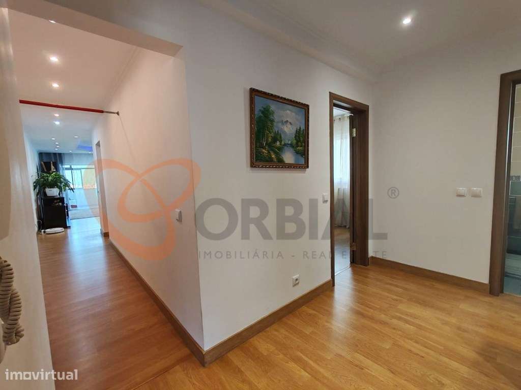 Apartamento T2 para venda com vista mar e piscina em Albufeira-17