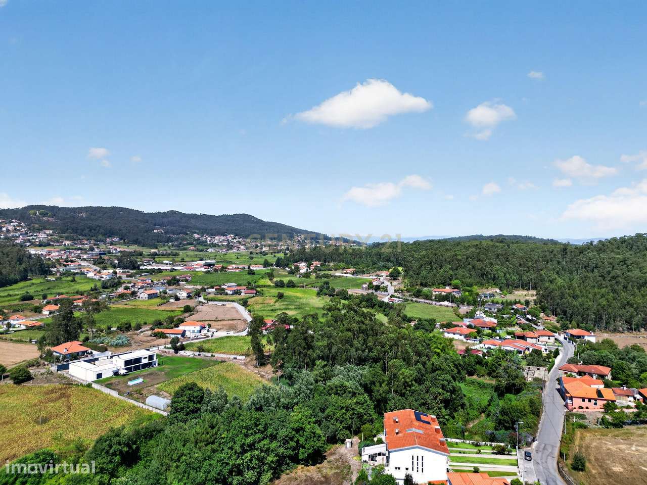 Moradia T3 com Suite, Jardim e Eficiência Energética A em Sequeade, Ba-37