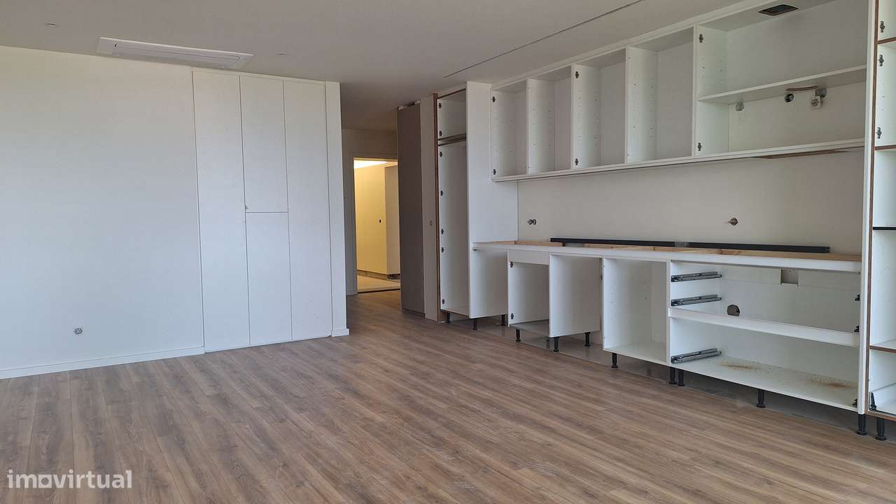 Apartamento T3 | 3 Suítes Varandas |Vista Rio Douro | Porto 2 Carros-21