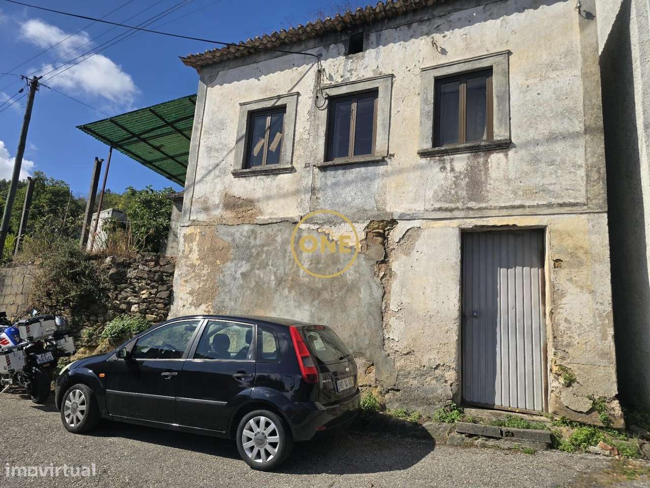 Moradia T3 isolada em ruínas para recuperar – Vista deslumbrante da-6