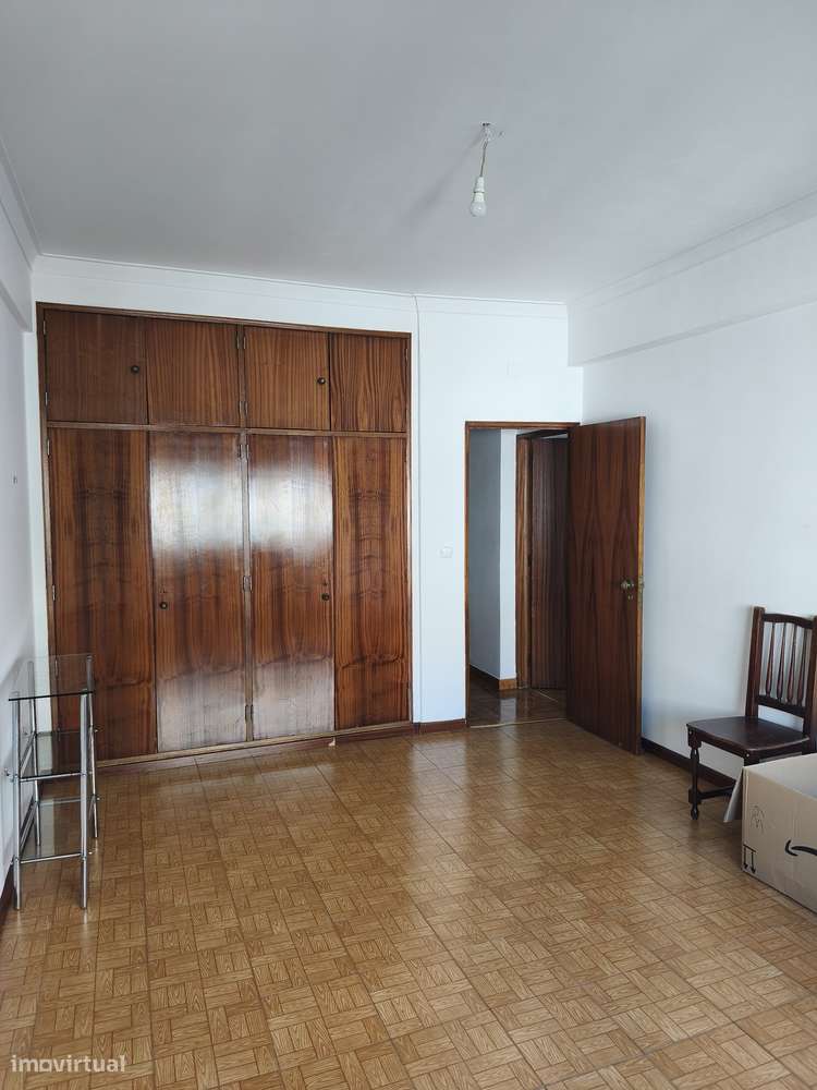 T1 Lisboa – Av. Almirante Reis, Bem Conservado, Junto ao Metro Arroios-5