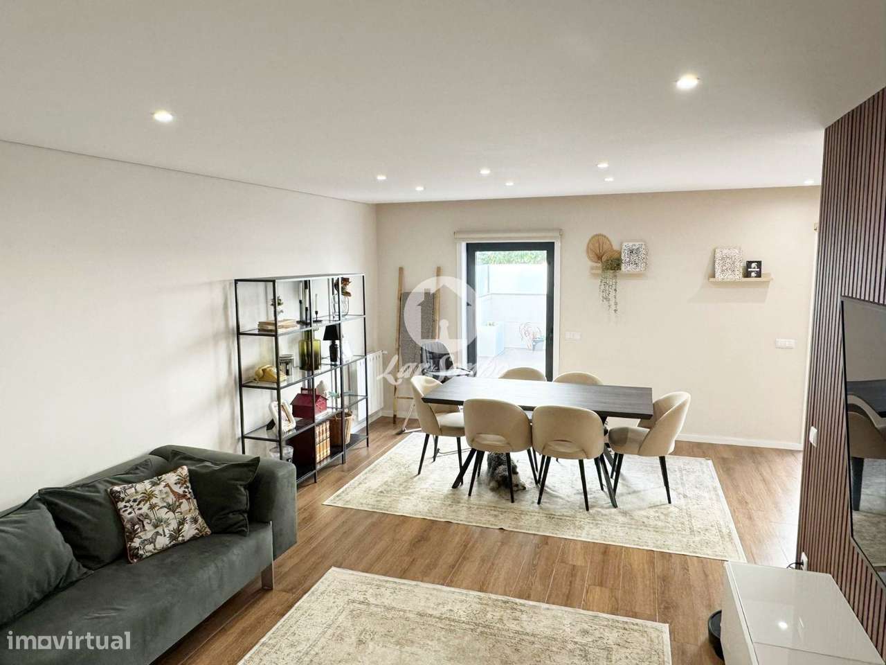 Apartamento T2 com Garagem Fechada e Terraço de 42m2, 300m da praia... - Grande imagem: 3/23