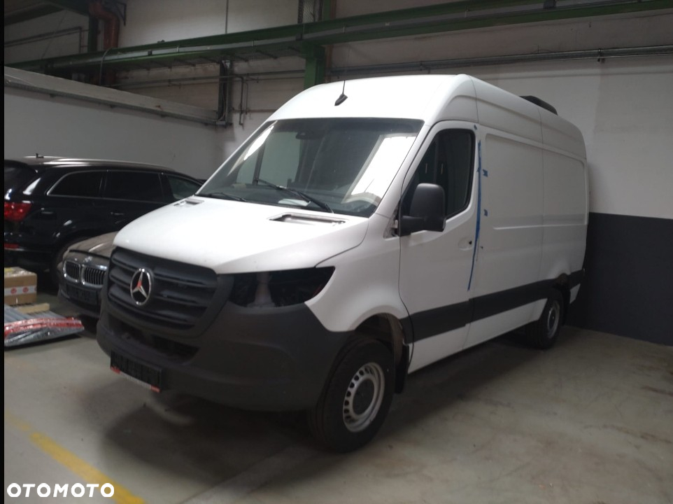 Mercedes-Benz Sprinter - 5