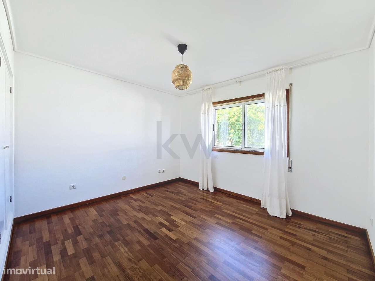 Moradia com 6 quartos, piscina aquecida, anexo e terreno com 2500m2 em-25