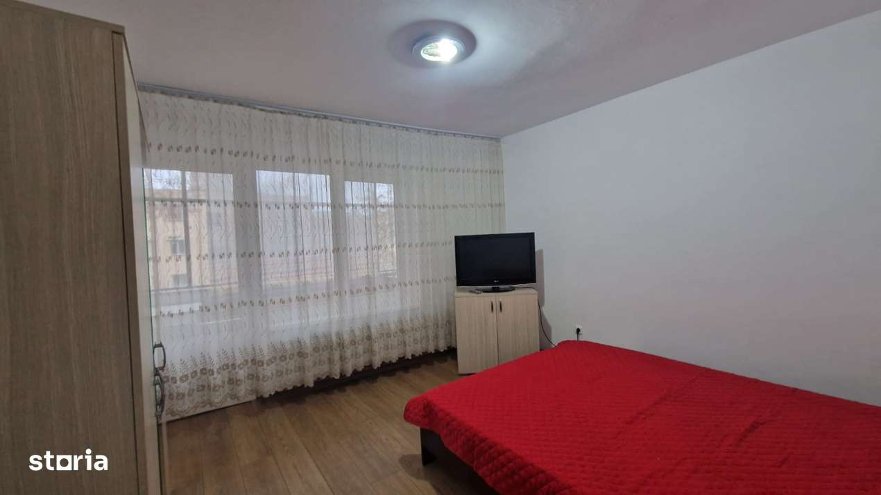 Apartament 3 camere, decomandat, 76mp, 1 Mai, zona Sara - Imagine principală: 4/11