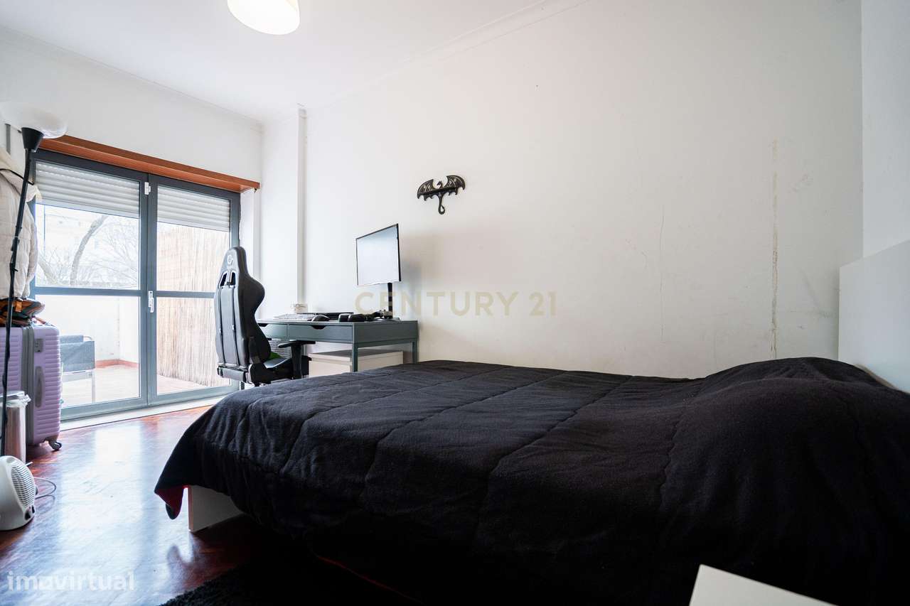 T3 com espaço exterior em Marvila – Excelente oportunidade em zona em-13