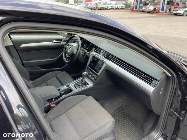 Volkswagen Passat 2.0 TDI BMT Comfortline DSG - 9