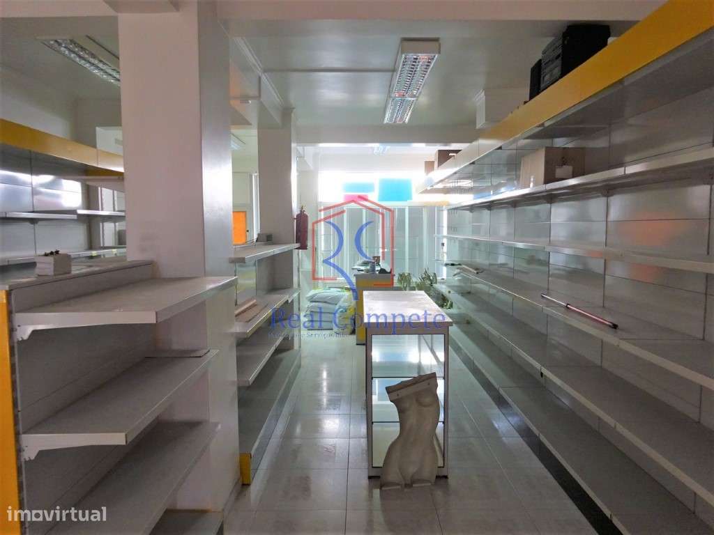 Loja com 134m2 no Funchalinho, Caparica, Almada - Grande imagem: 5/15