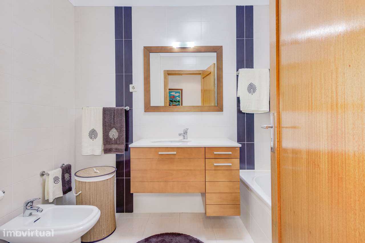 APARTAMENTO T2 | SUÍTE | LUGAR DE ESTACIONAMENTO | VIALONGA-21