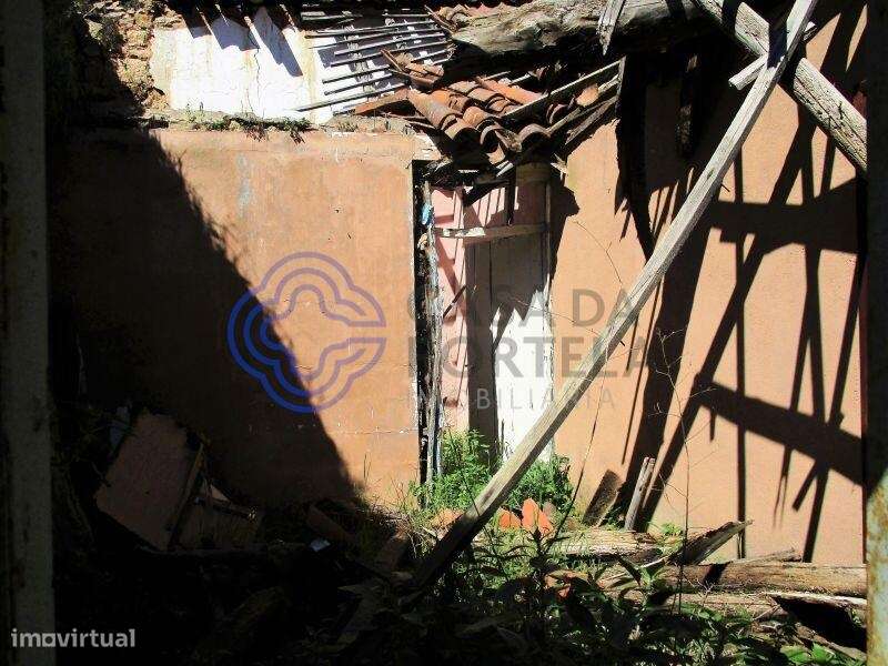 Ruína para restaurar em aldeia entre Tomar e Ferreira do Zêzere - Grande imagem: 3/19