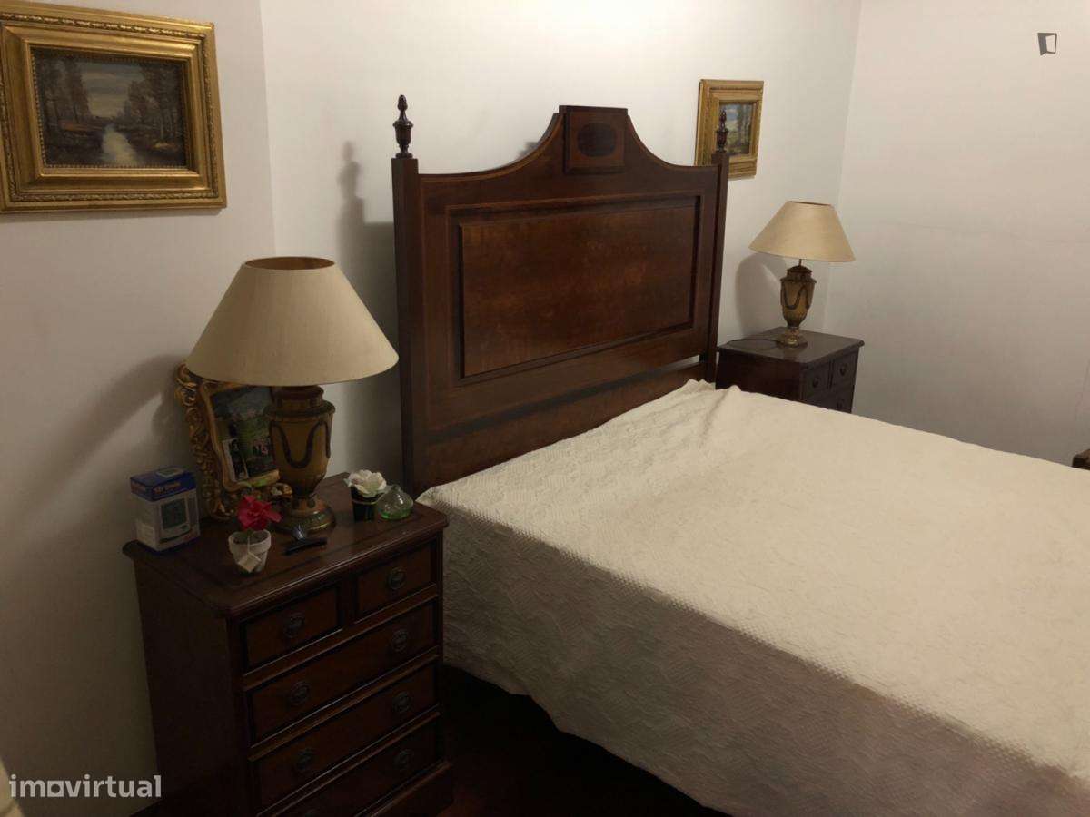 Quarto - localizado em Sintra Lisbon - Grande imagem: 5/7