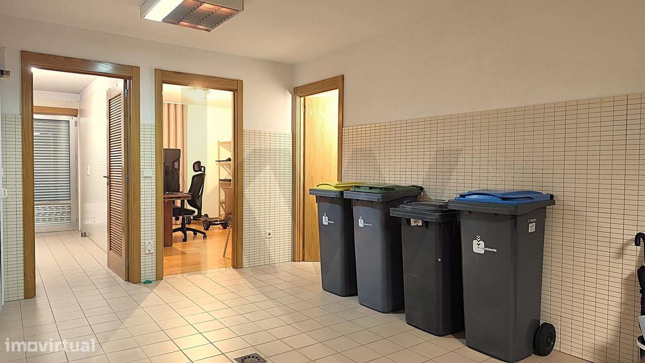 MORADIA T3 + 2 (Luz directa) - Folgosa - Maia - Grande imagem: 3/47