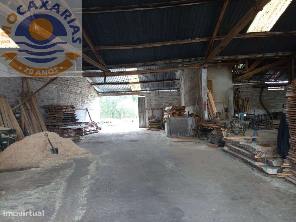 Instalações e parque de materias. Dá para construção. - Grande imagem: 3/7