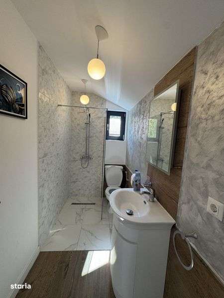 Vand casa in Azuga, 3 minute de partie - Imagine principală: 5/8