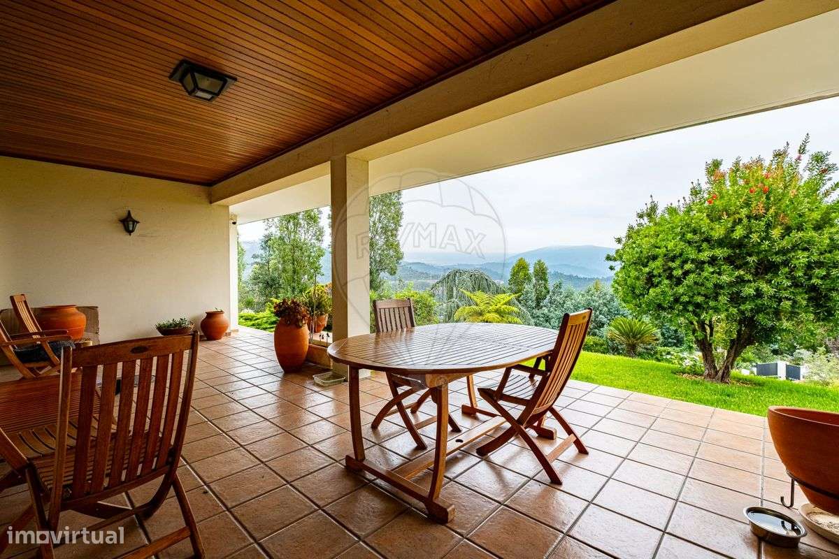 Moradia T4 para venda-24