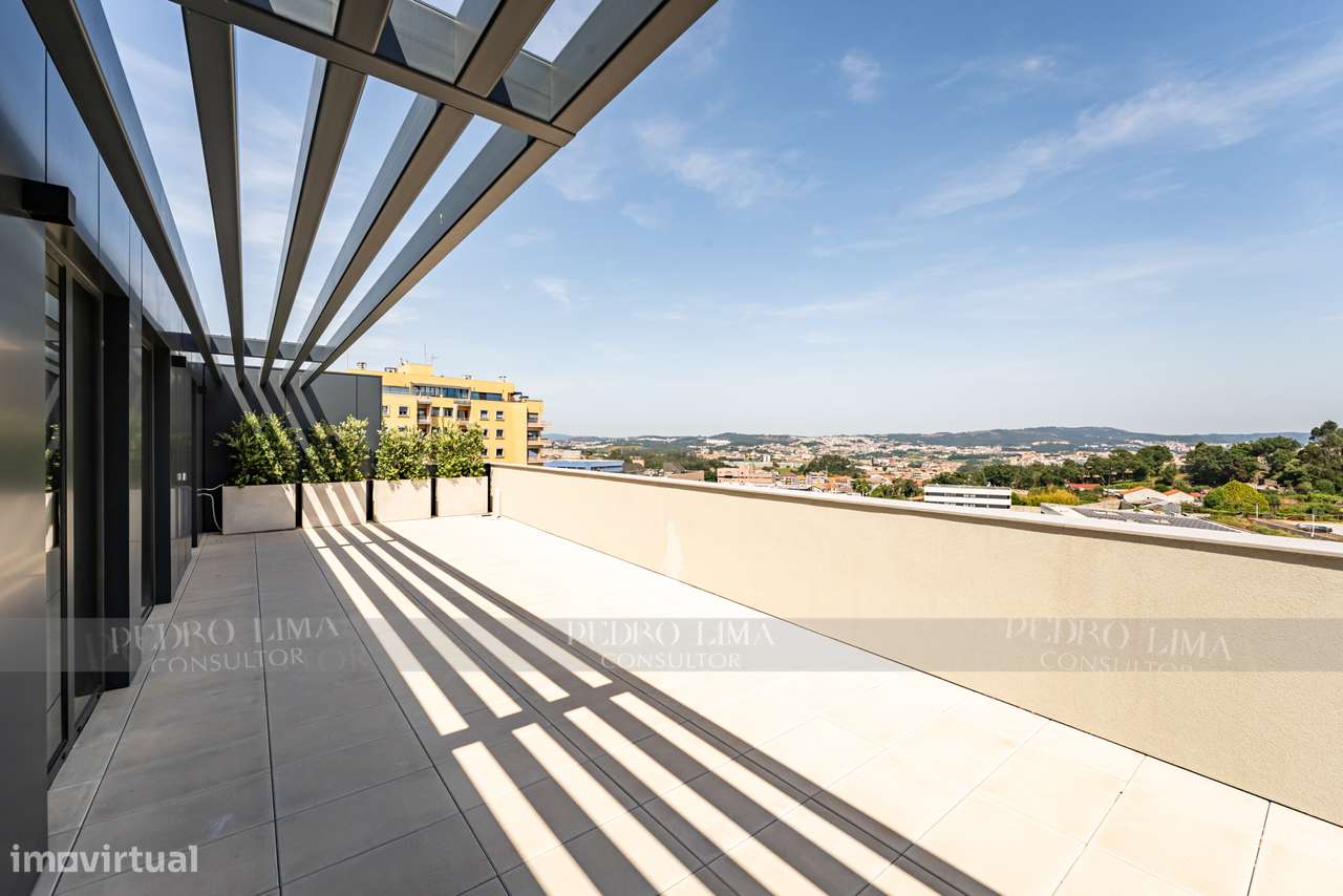 T2 NOVO com 241m2 com Terraços e 2 lugares de Garagem-10