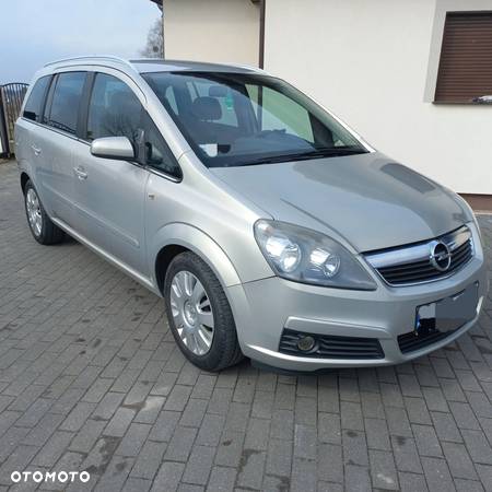 Opel Zafira - 1