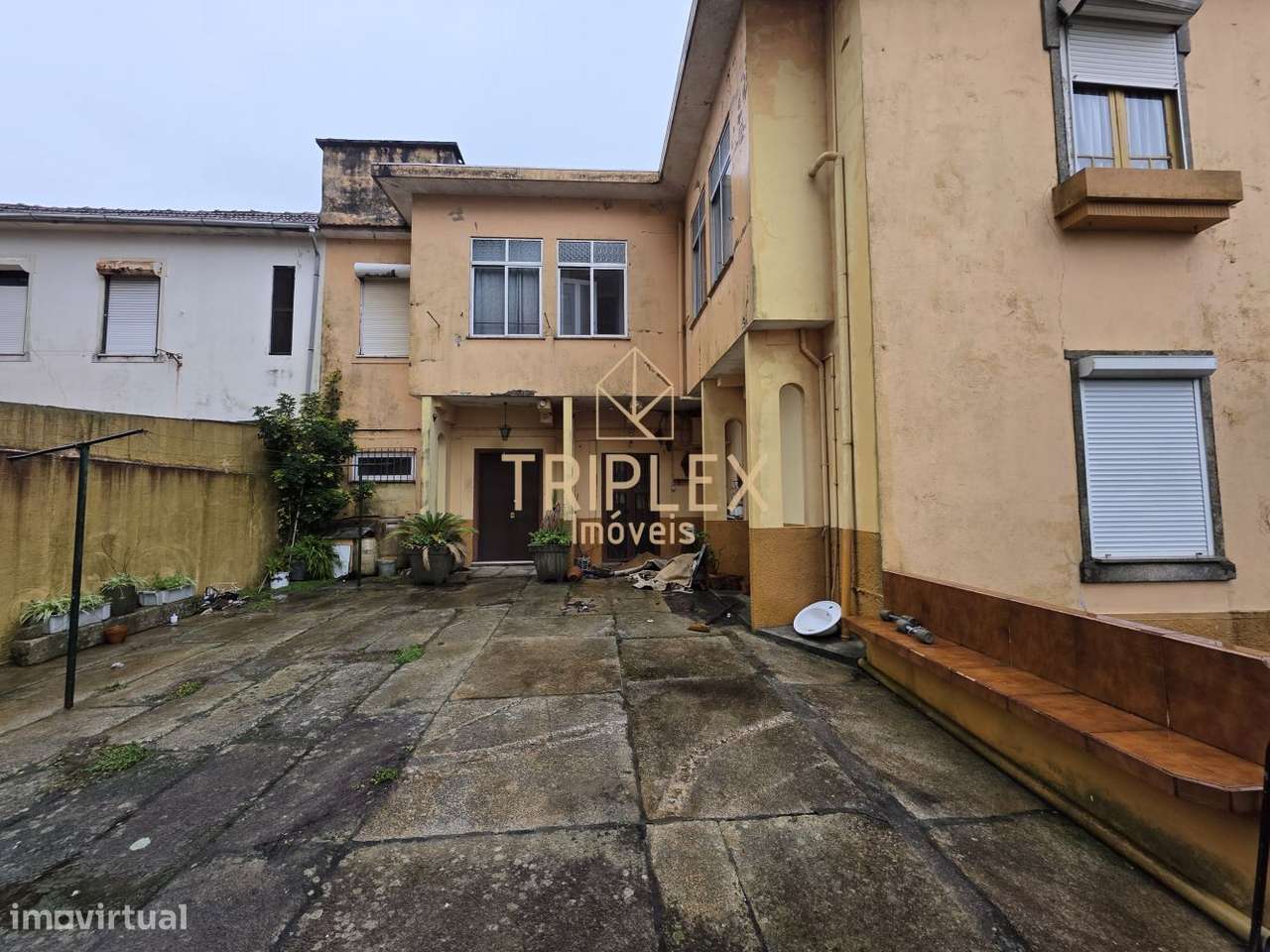 Moradia T6 para recuperar - Avª Afonso Henriques-15