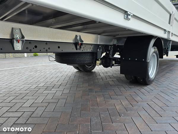 Iveco DAILY 50C18 NOWY SPOD IGŁY 2024r 12PALET 6,20cm Długi 2,21cm Szeroki SALON PL NOWY NOWY NOWY PACHNĄCY PROSTO Z TAŚMY TEMPOMAT FOTEL PNEŁMATYCZNY KLIMATYZACJA AUTOMATYCZNA - 27