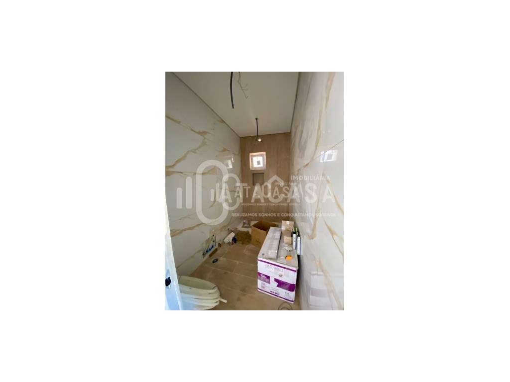 Moradia Isolada T2 Nova à Venda no Centro de Barrô - Grande imagem: 5/10