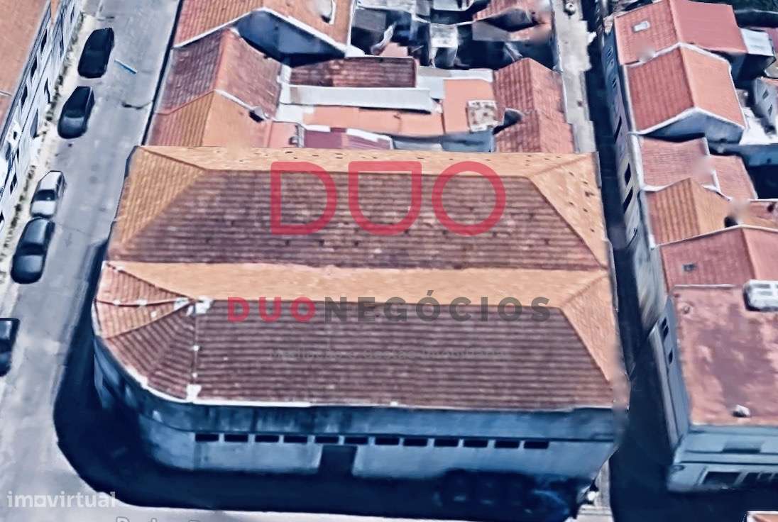 Prédio  para construção  no Montijo / Demolição de Armazém-2