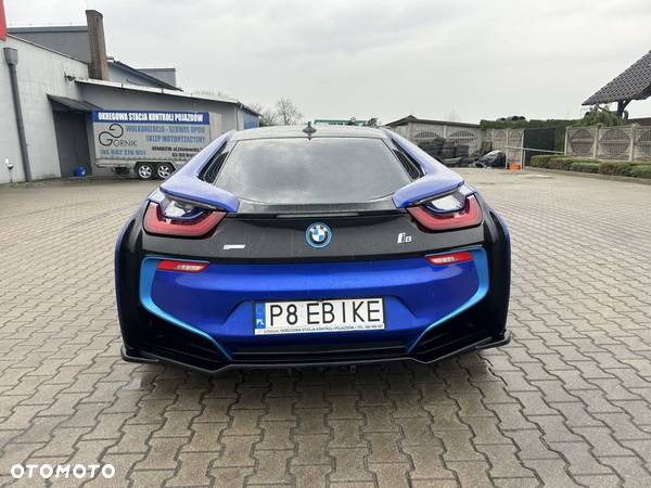 BMW i8 Coupe - 8