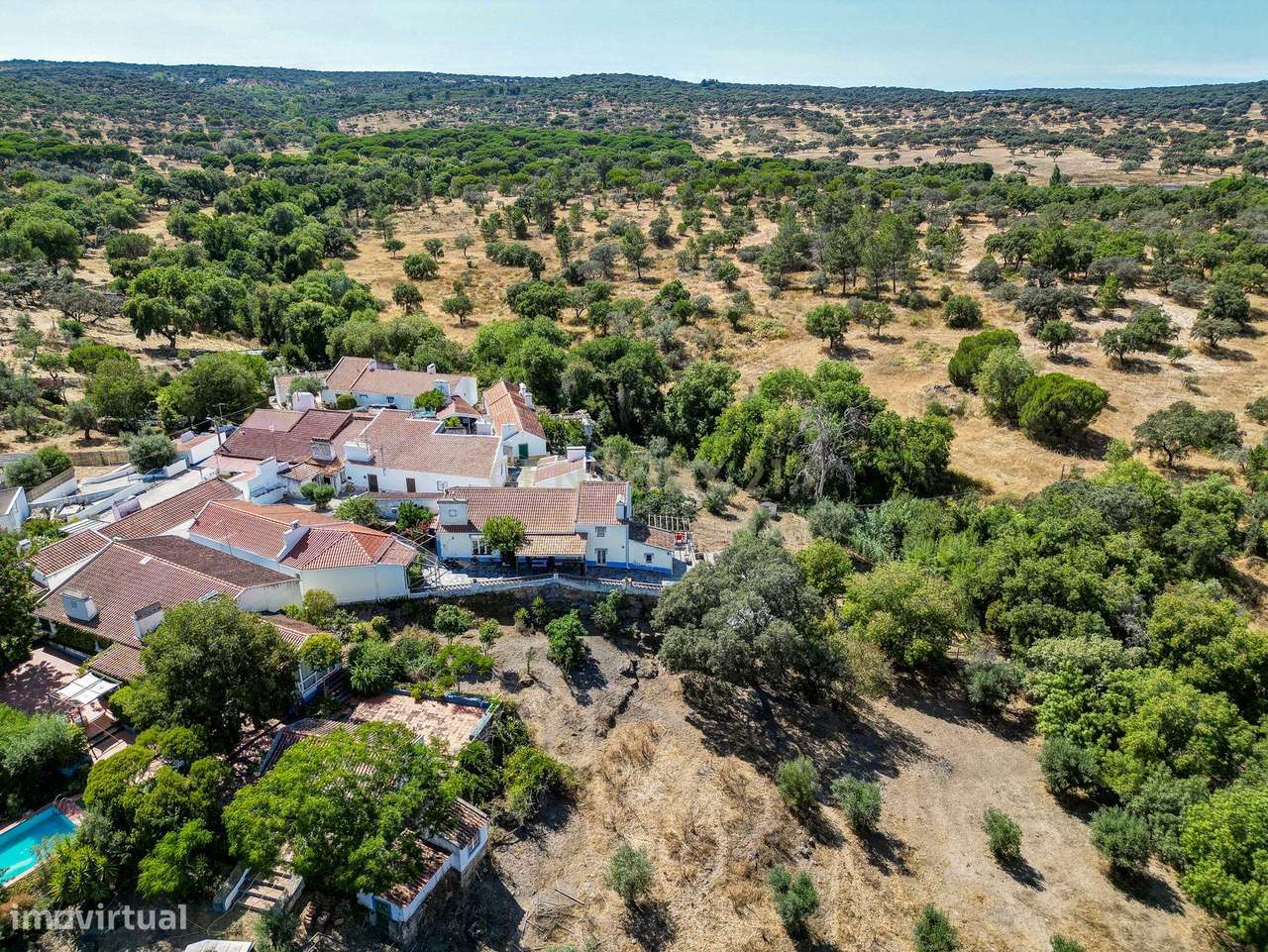 Moradia Térrea com Terreno de 950 m² a Apenas 8 km de Évora-28