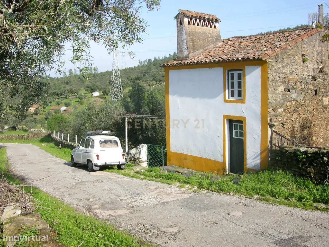 Moradia com 400m2 de terreno - Grande imagem: 1/15