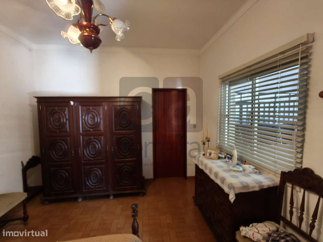 Moradia T5 na Azinhaga – Espaço e localização privilegiada-6