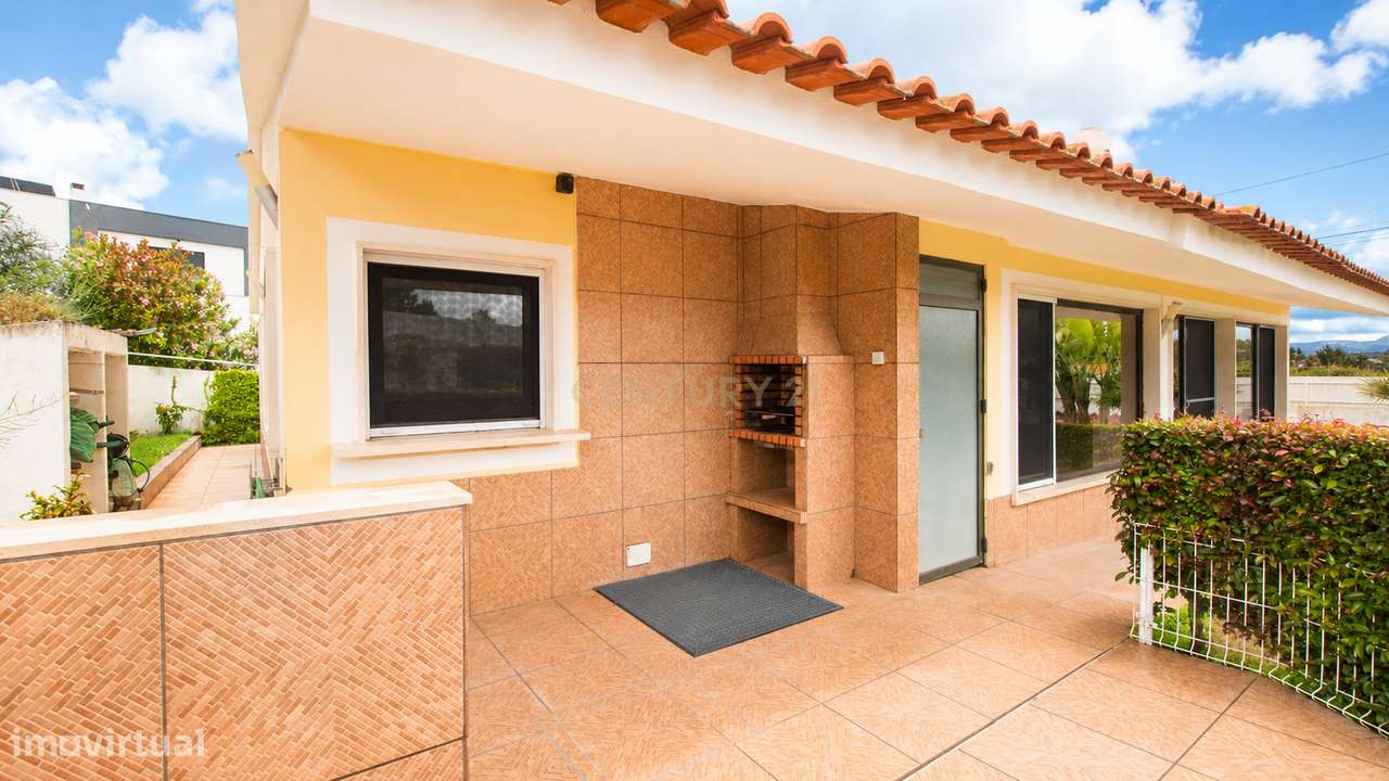 Moradia T3 em lote de 936m2 em Vila Alegre, Fernão Ferro-42