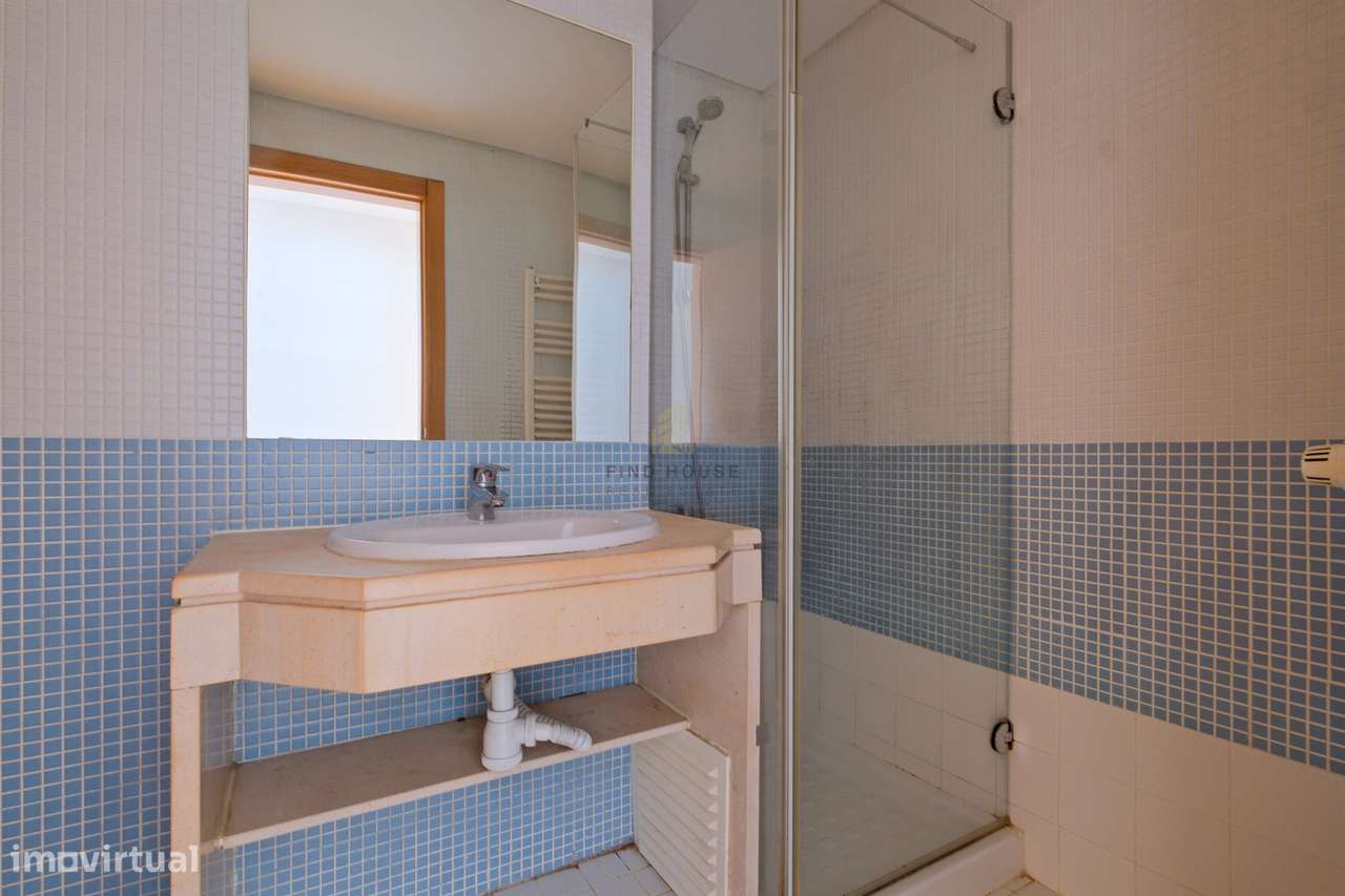 Vende-se T1 com garagem no Parque de São Domingos, em São Domingos de-17