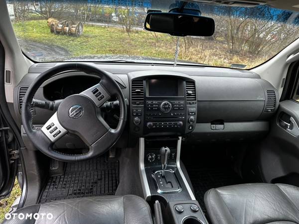 Nissan Pathfinder 3.0 D V6 LE EU5 - 9