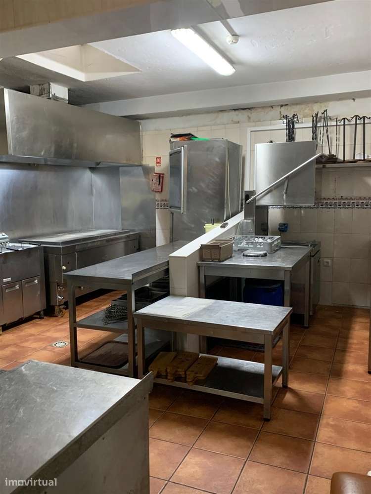 Moradia (Possibilidade) em Estômbar-13