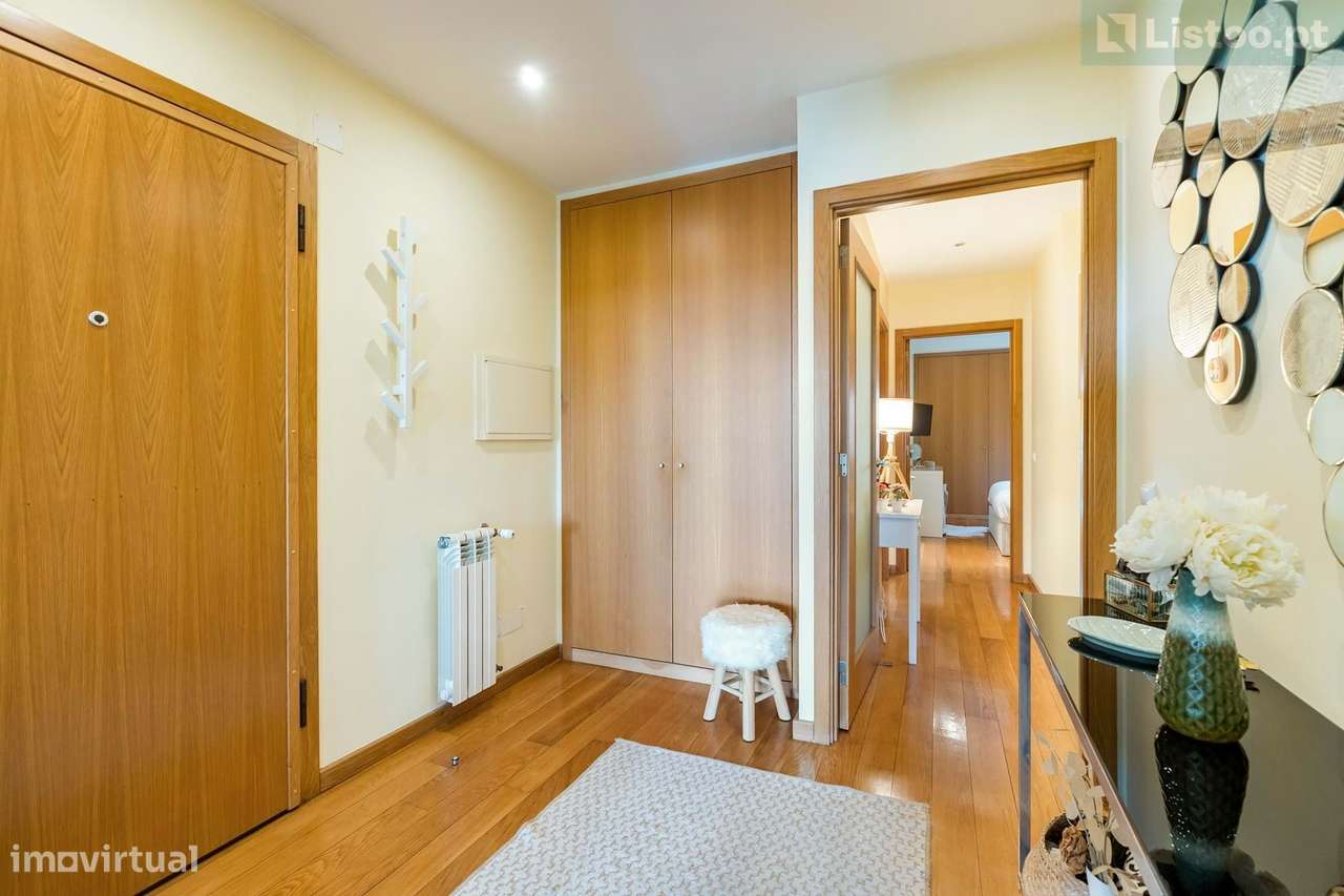 Apartamento T2 Amplo c/ Varanda e Garagem | Canidelo-4