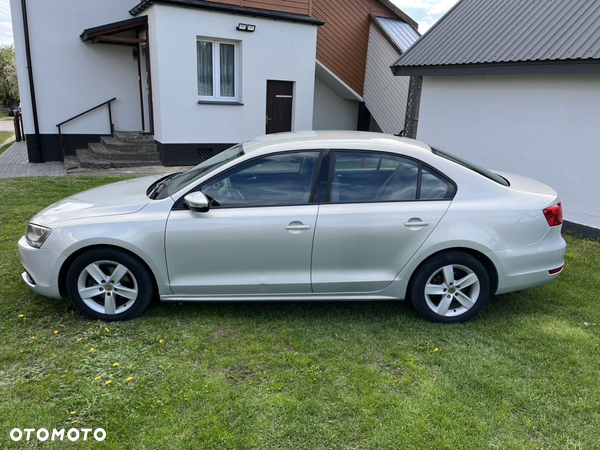 Volkswagen Jetta 1.6 TDI Comfortline - 7