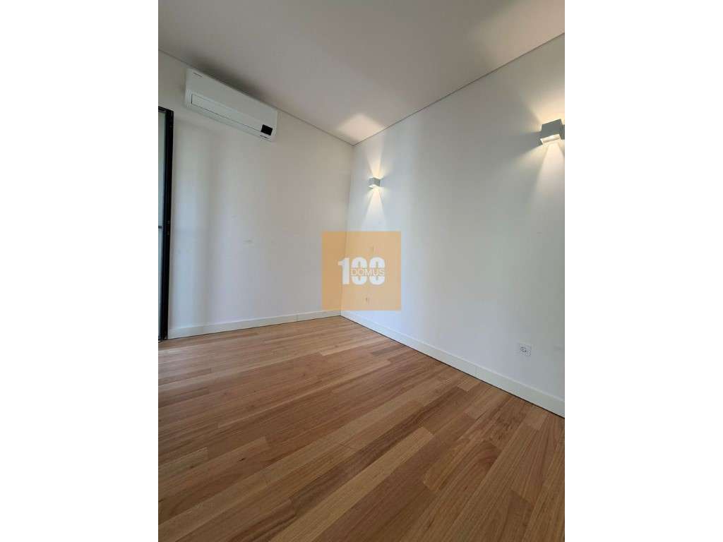 Moradia com jardim em Matosinhos Sul-21