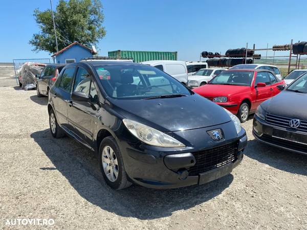 Dezmembrez piese Peugeot 307 - 2