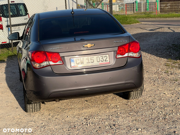 Chevrolet Cruze 1.8 LT+ - 25